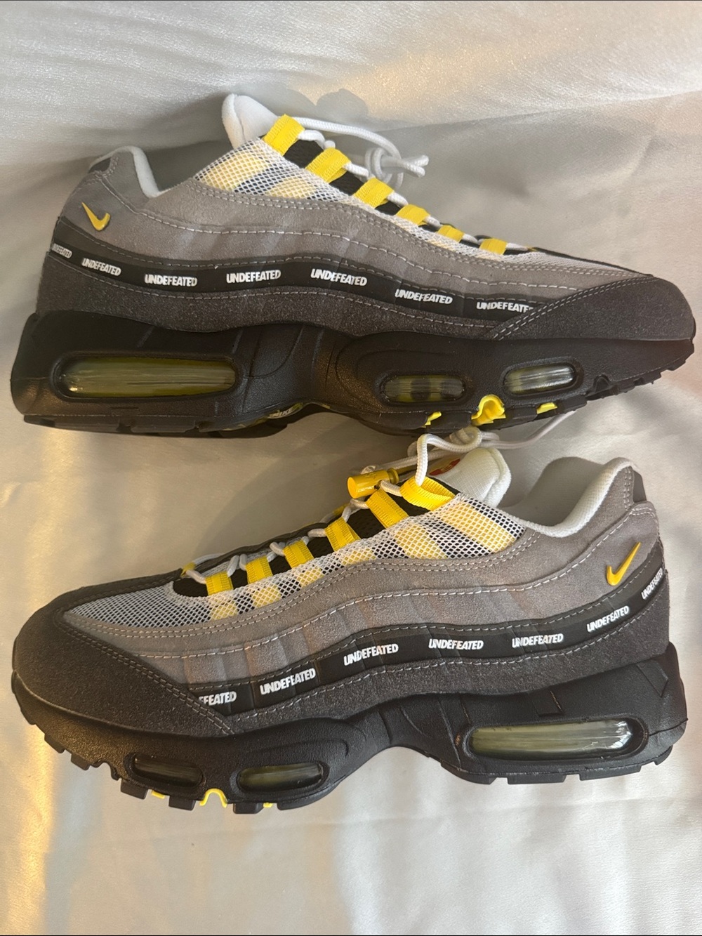 New!🔥Rare’ Undefeated x Nike Air Max 95 'Opti Yellow' showcases vibrant yellow!🔥 - Picture 6 of 12